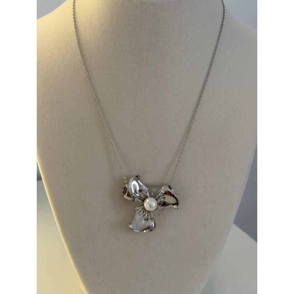 Silver Flower Pendant Necklace Pearl Crystal Statement Vintage Style - Picture 6 of 7